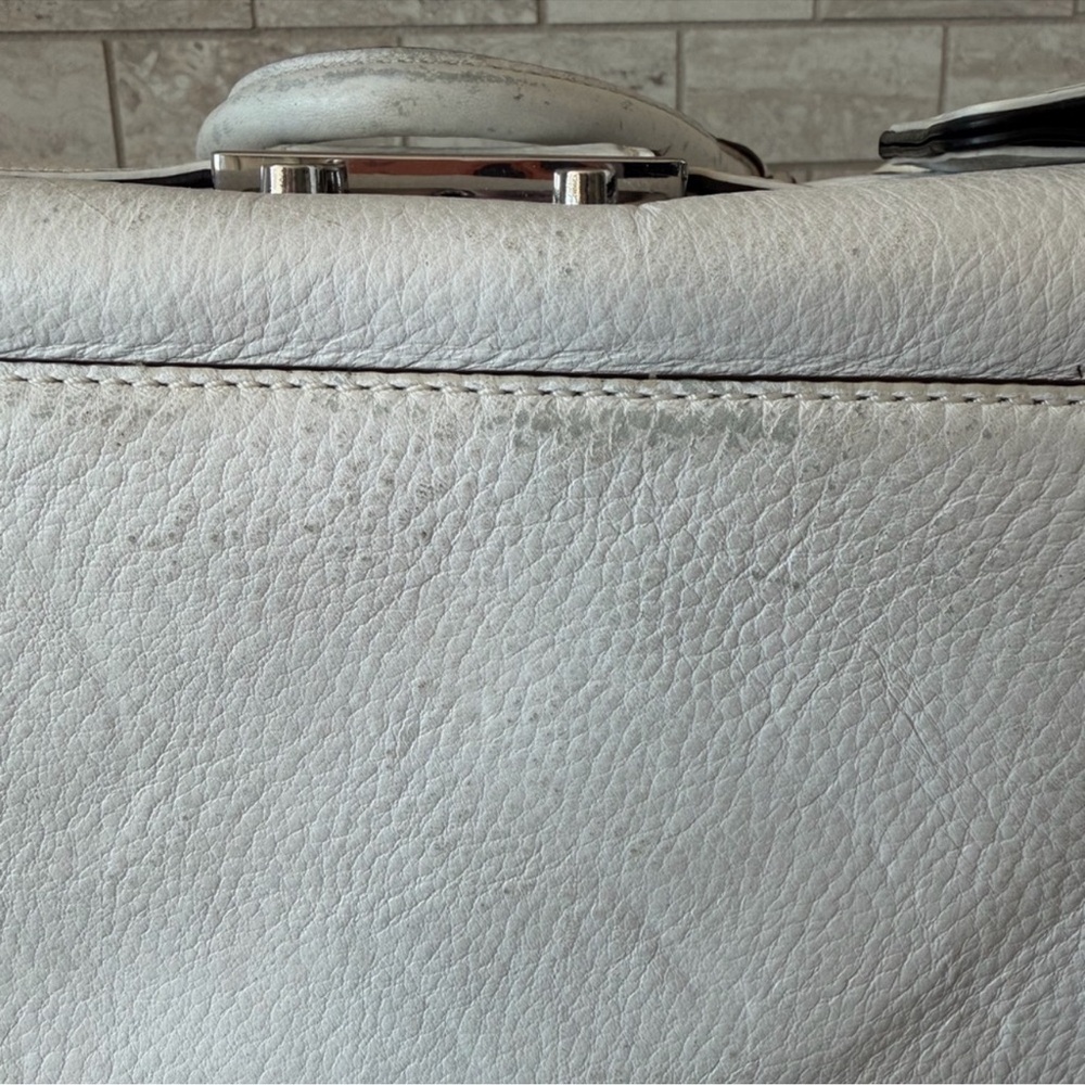 Michael Kors White Audrey Satchel Zip and slip interior pockets - Picture 4 of 13